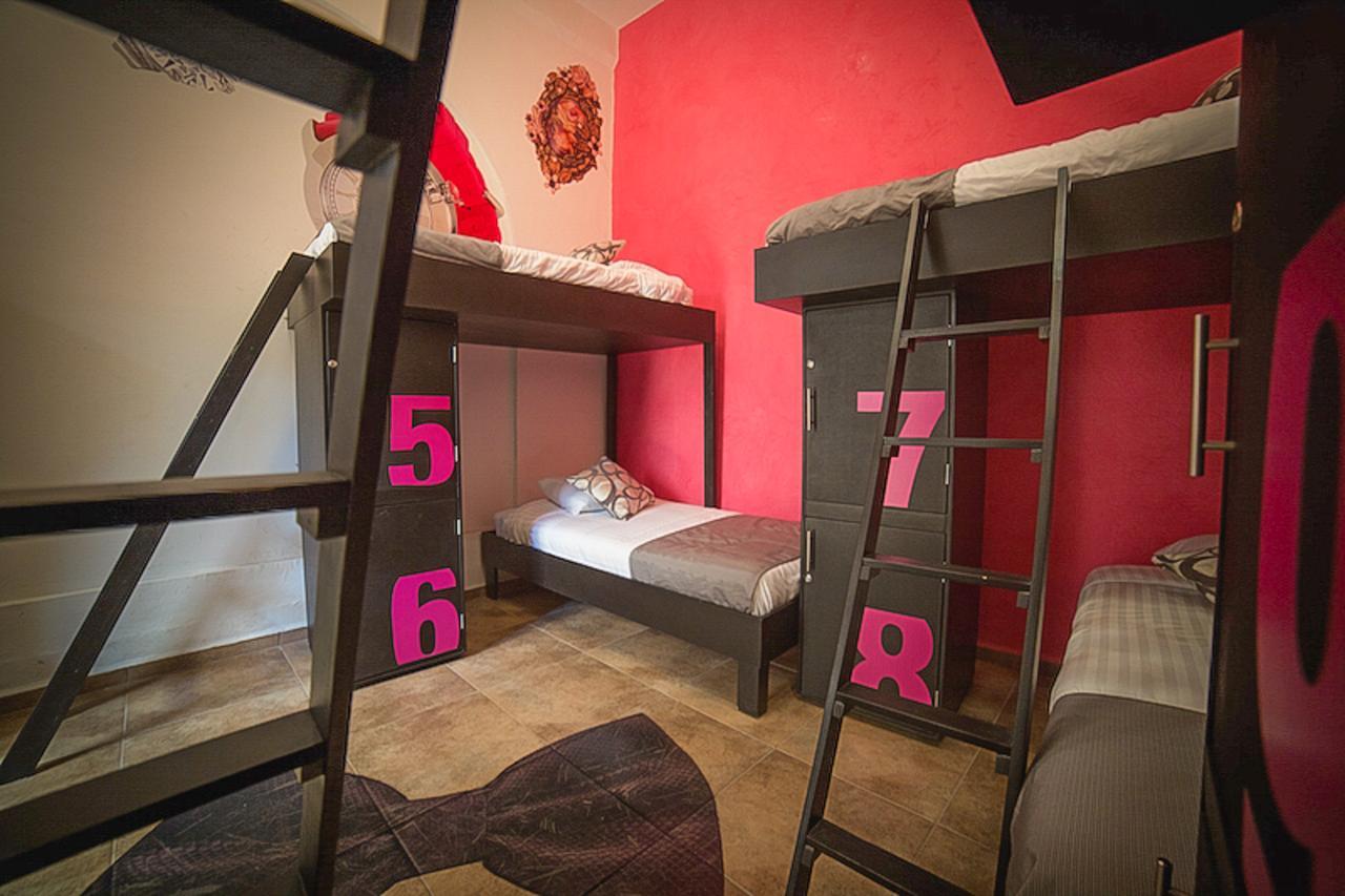Hostal El Armario Leon Exterior photo