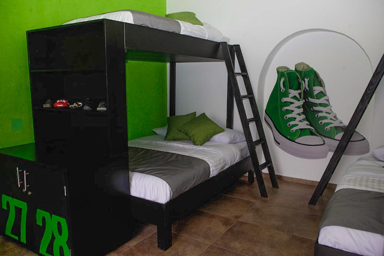 Hostal El Armario Leon Exterior photo